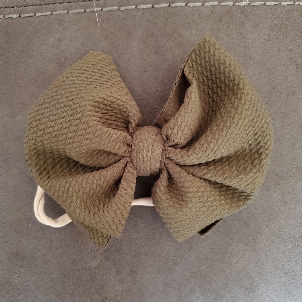Little lopers big bow on nylon